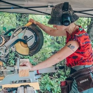 Meet your Posher, Izzy